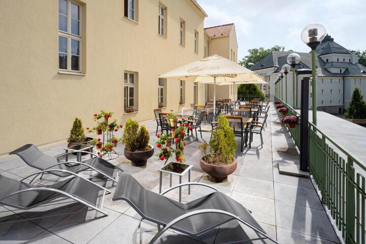 Terrace/Patio 7 of 23