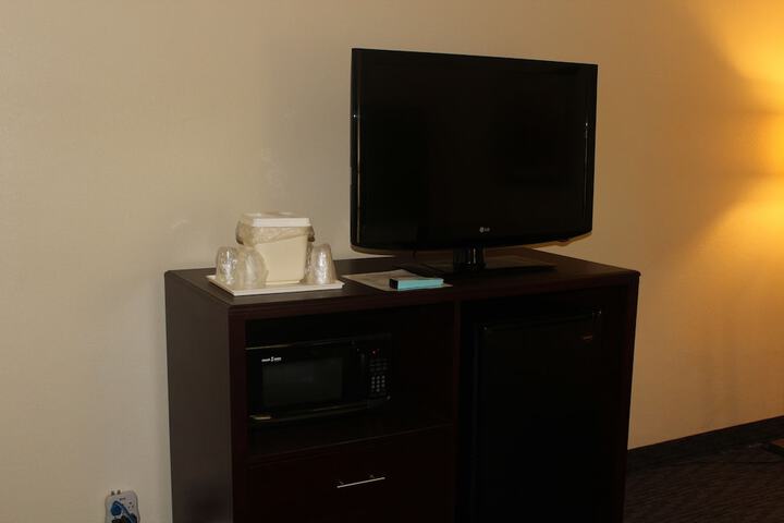1 King Bed Accessible (1 of 16)