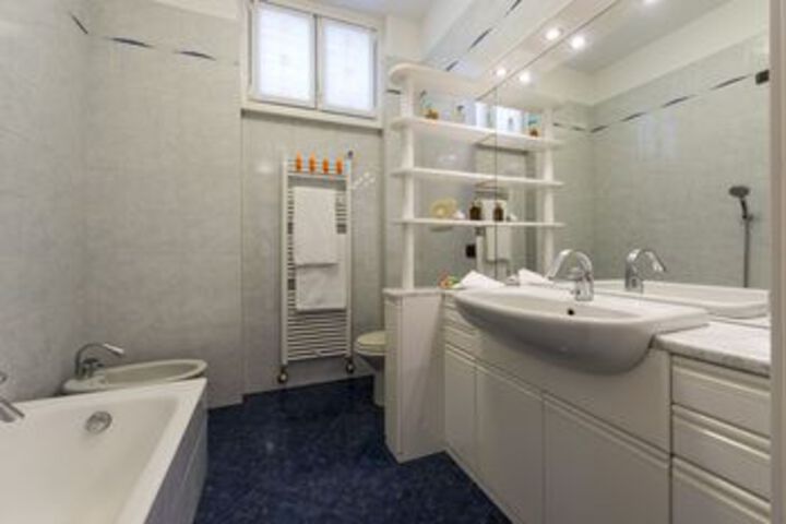 Room 2 of 27