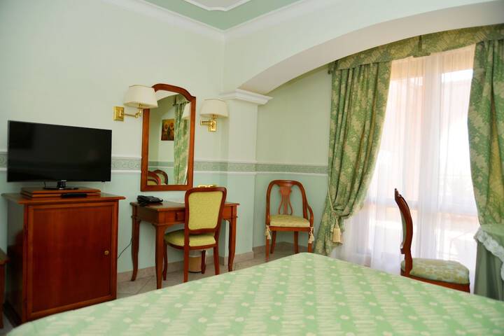 Room 7 of 73