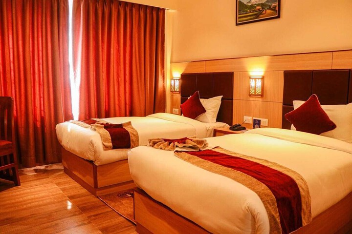 Room 5 of 11