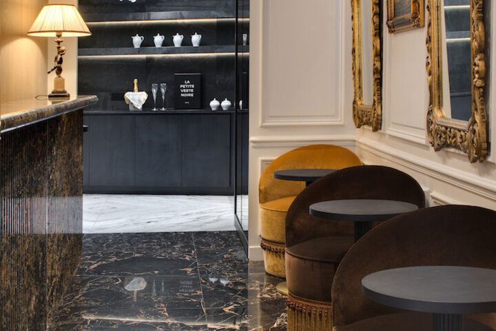 Lounge 63 of 68