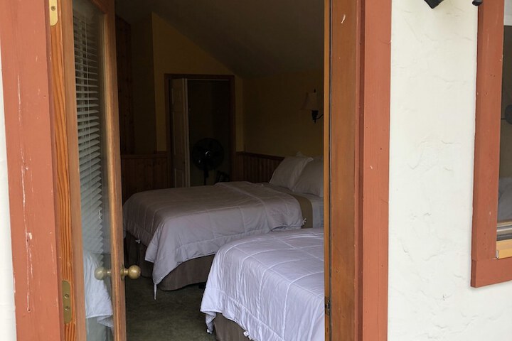 Room 37 of 186