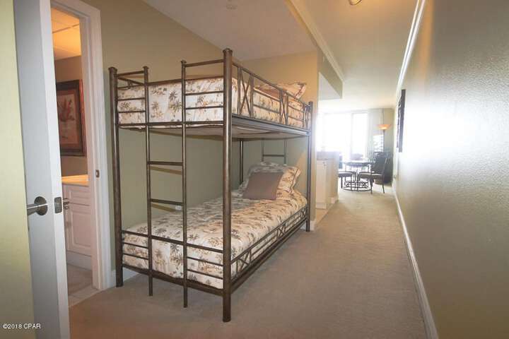 Room 7 of 142