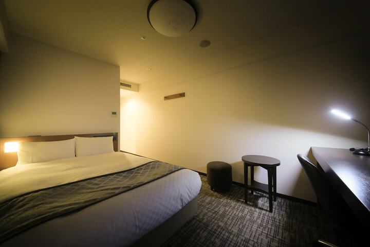 Room 11 of 82
