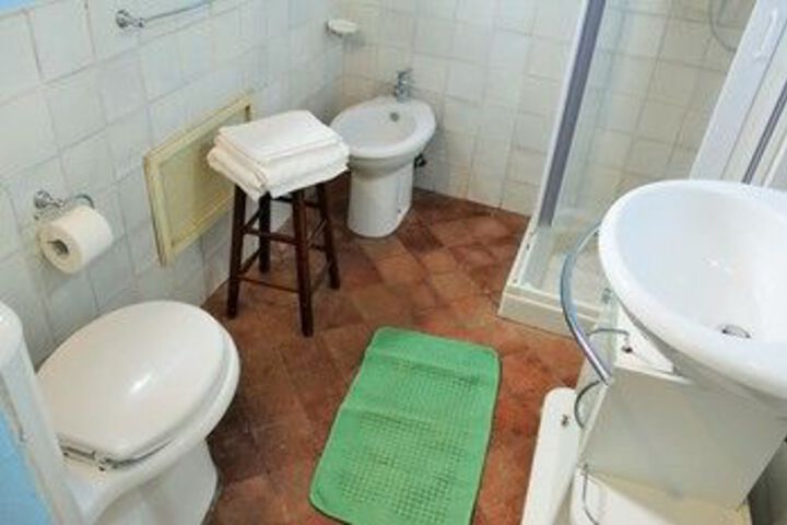 Room 2 of 21