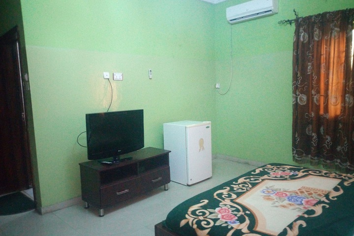 Room 9 of 23