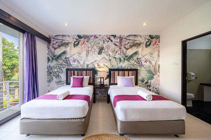 Room 13 of 53