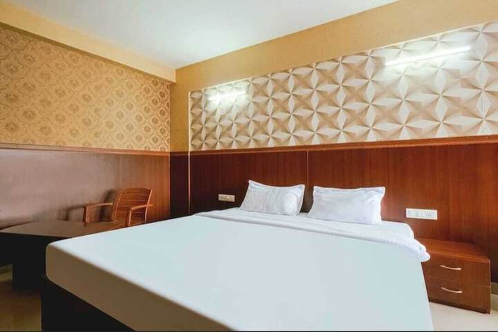 Room 5 of 31
