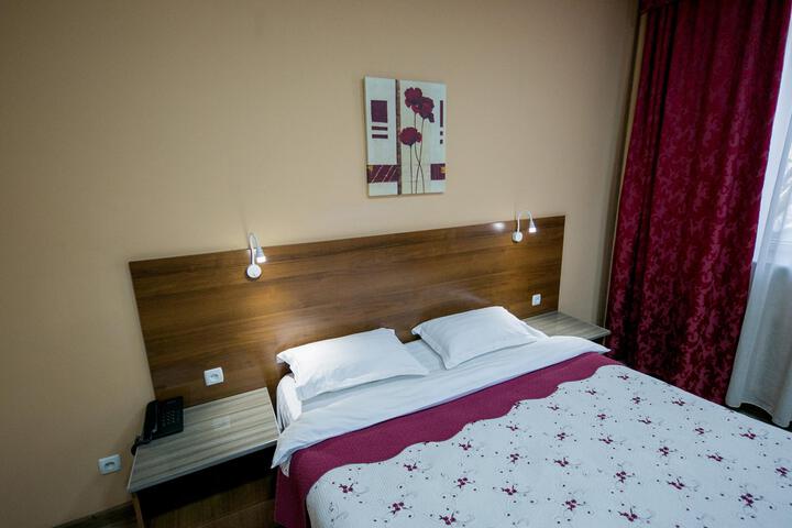 Room 53 of 79