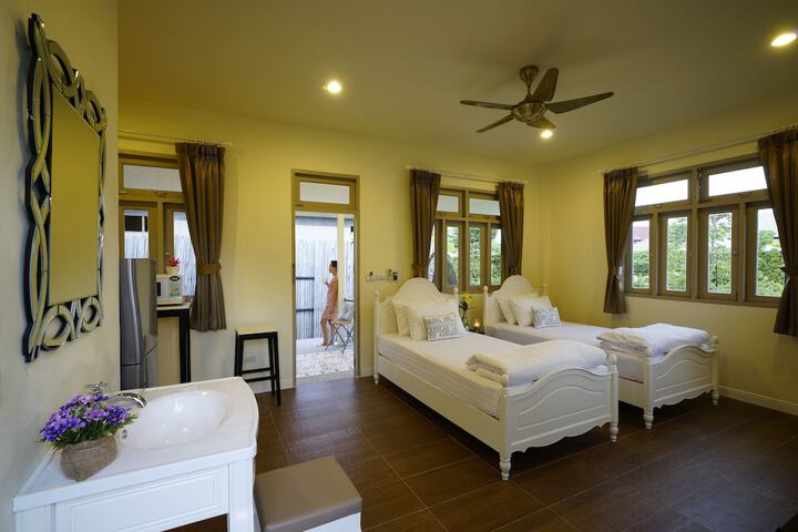 Room 15 of 148