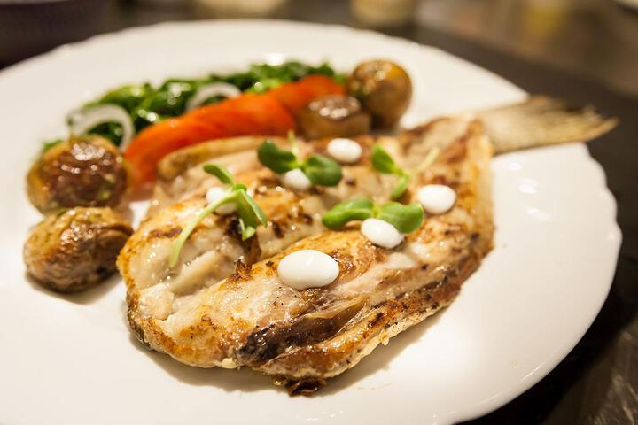 Dining 49 of 50