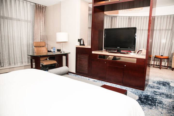 Room 17 of 44
