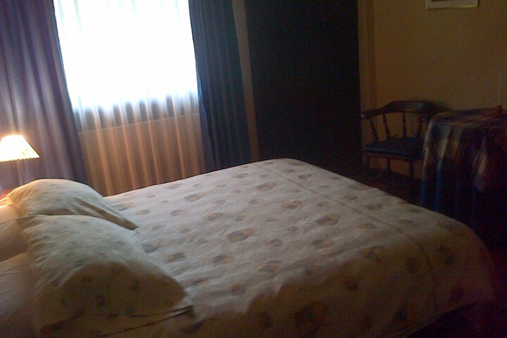 Room 4 of 10