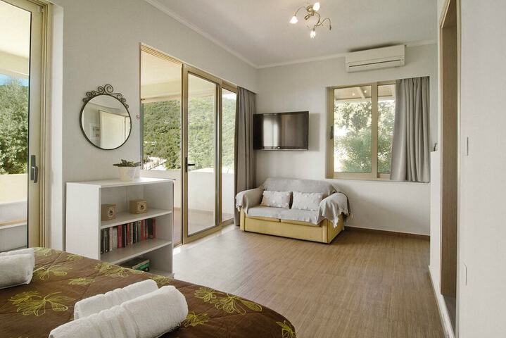 Room 12 of 45