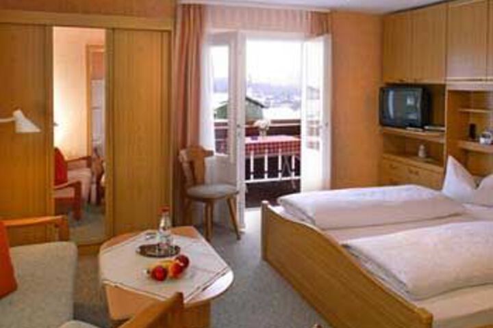 Room 5 of 6