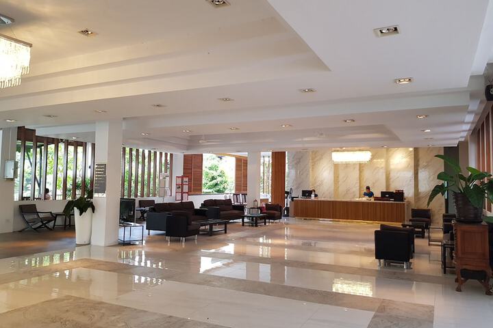 Guest Lobby