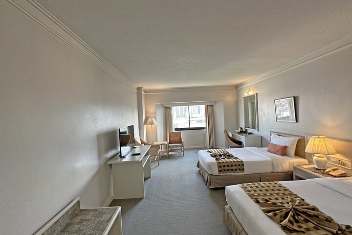 Room 21 of 103