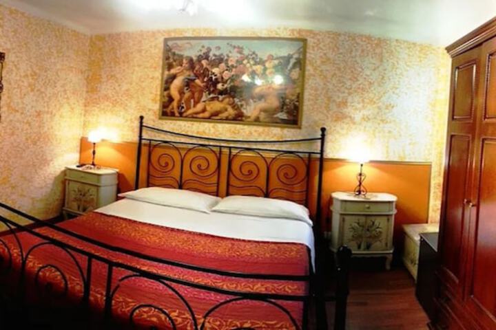 Room 7 of 20