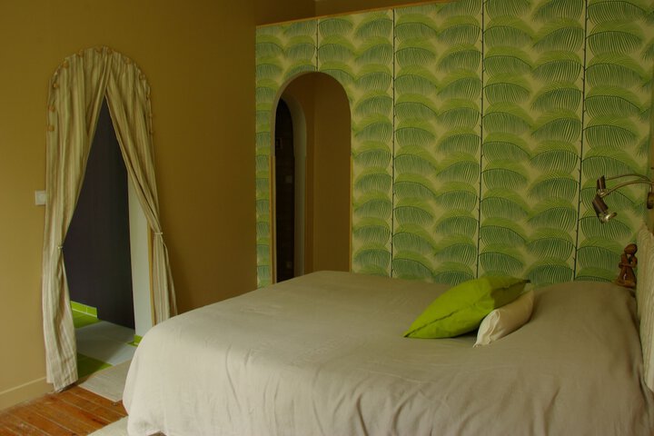 Room 7 of 13