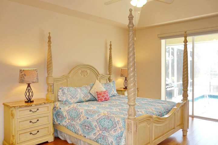 Room 9 of 24