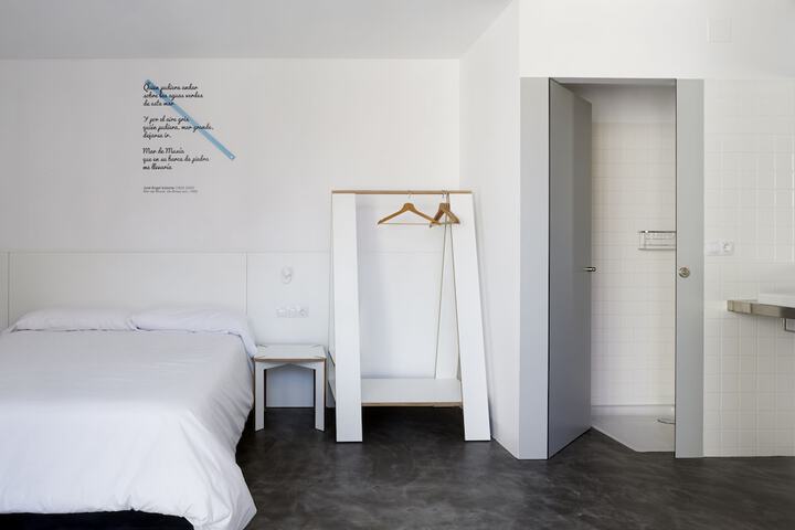 Room 17 of 35