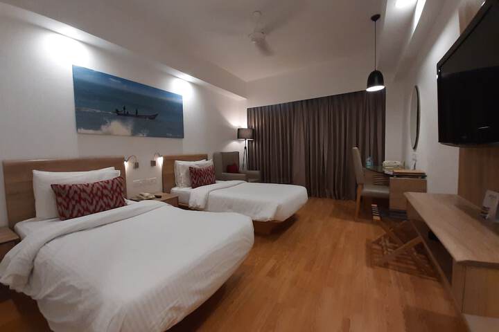 Room 9 of 42
