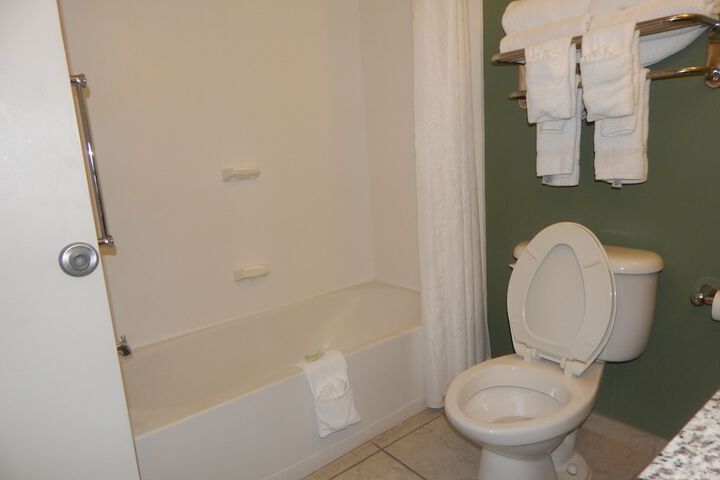 Room 18 of 46
