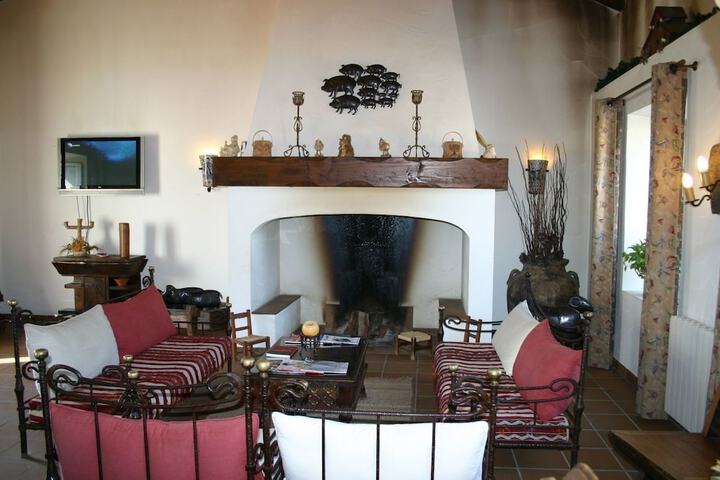 Hotel Interior 27 of 38