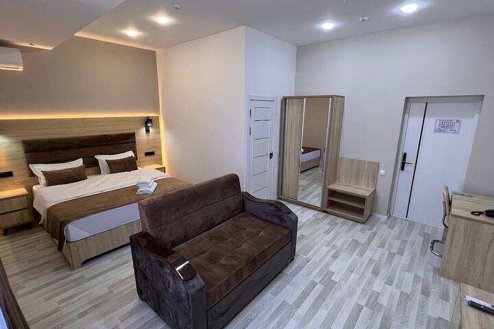 Room 10 of 36