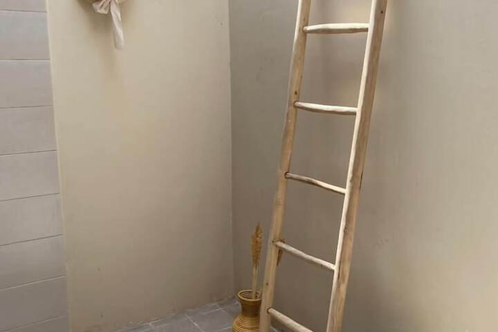 Room 10 of 22