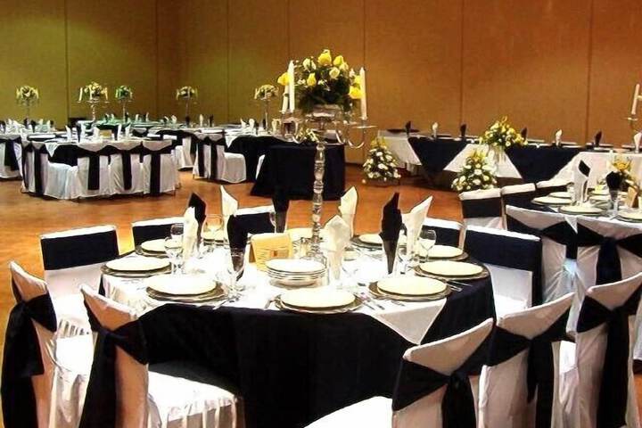 Ballroom/Hall 31 of 49