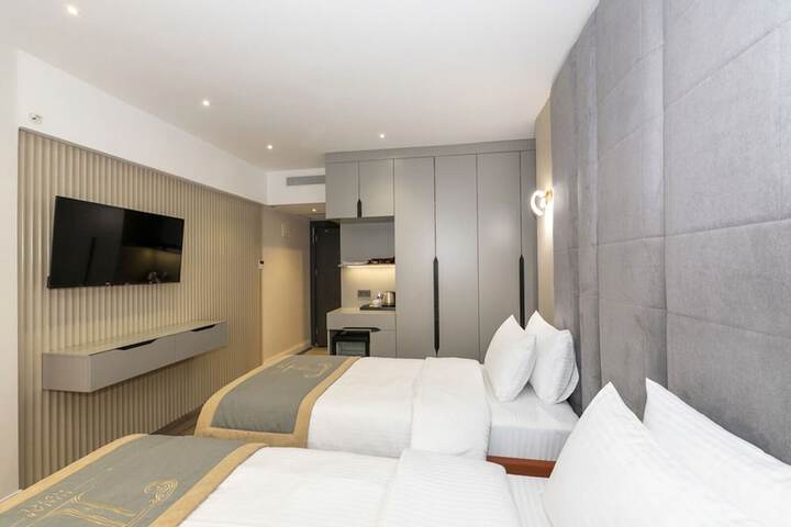 Room 42 of 74