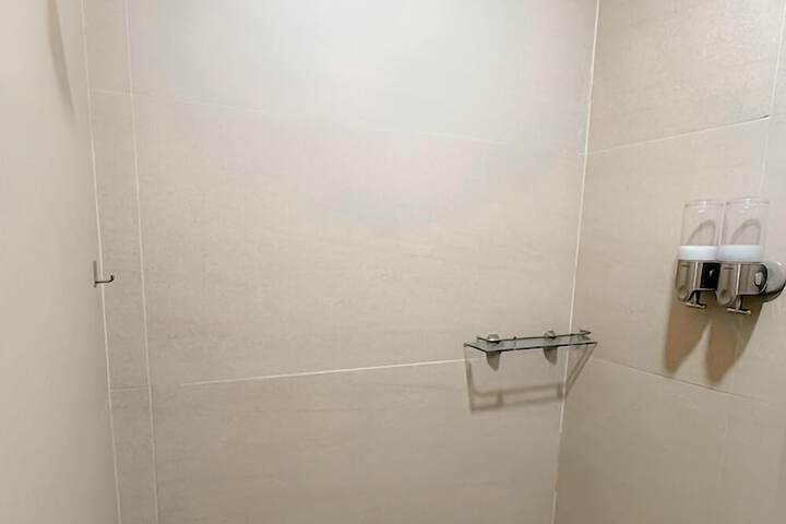 Room 95 of 121