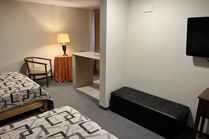 Room 5 of 17