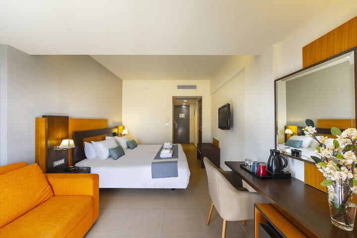 Room 22 of 136
