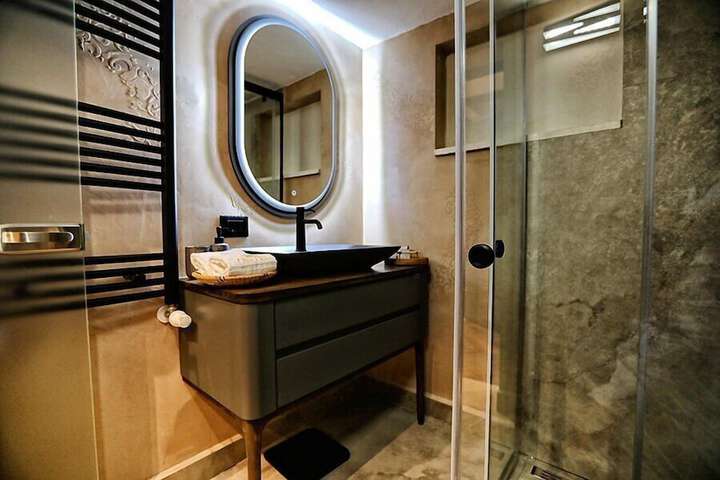 Room 27 of 56