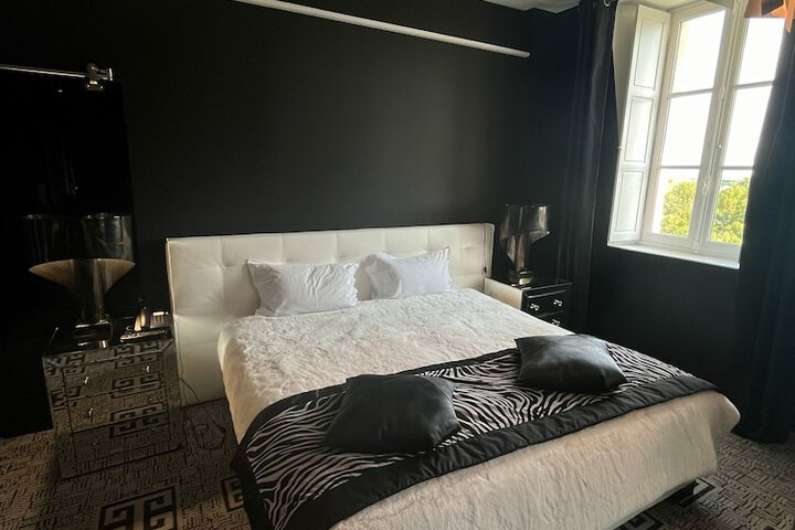 Room 31 of 106