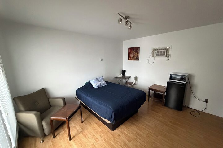 Room 11 of 22