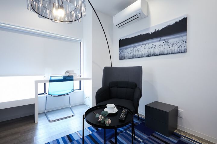 Room 52 of 86