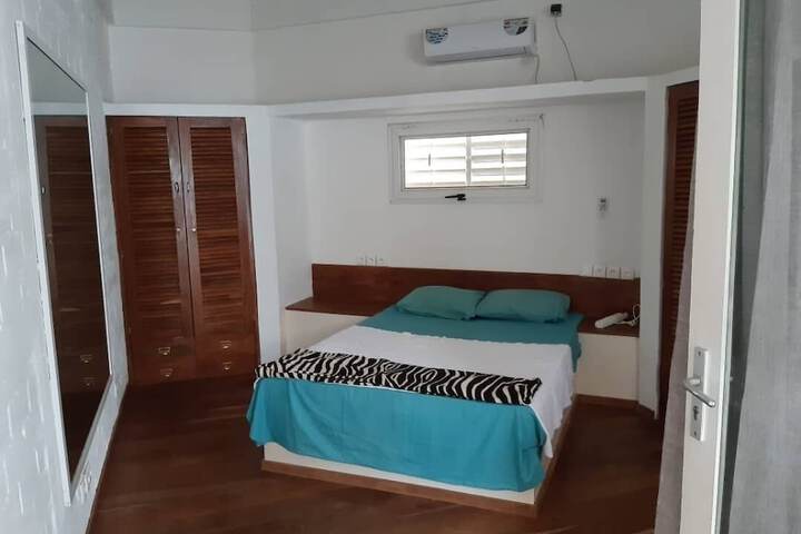 Room 5 of 10