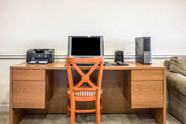 Business Center 20 of 23