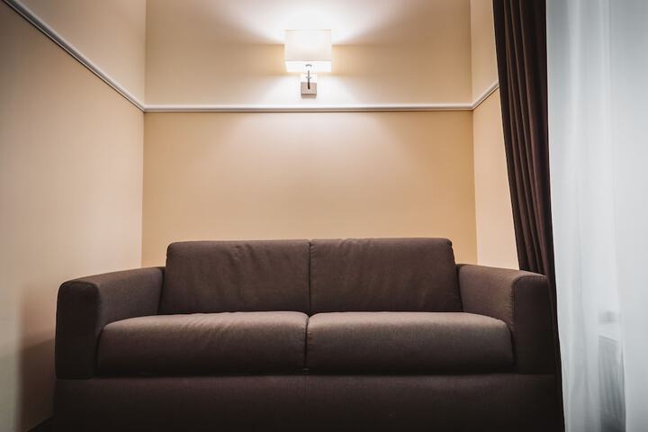 Room 7 of 32