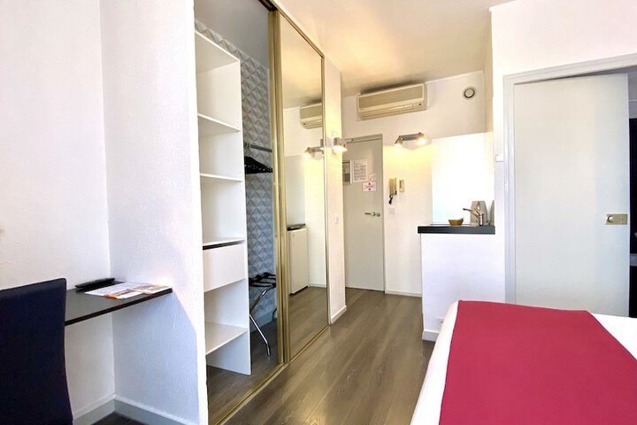 Room 13 of 47