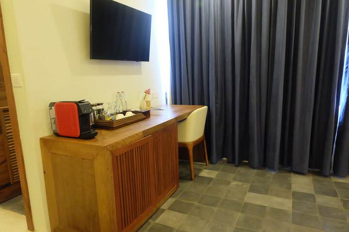 Room 52 of 155