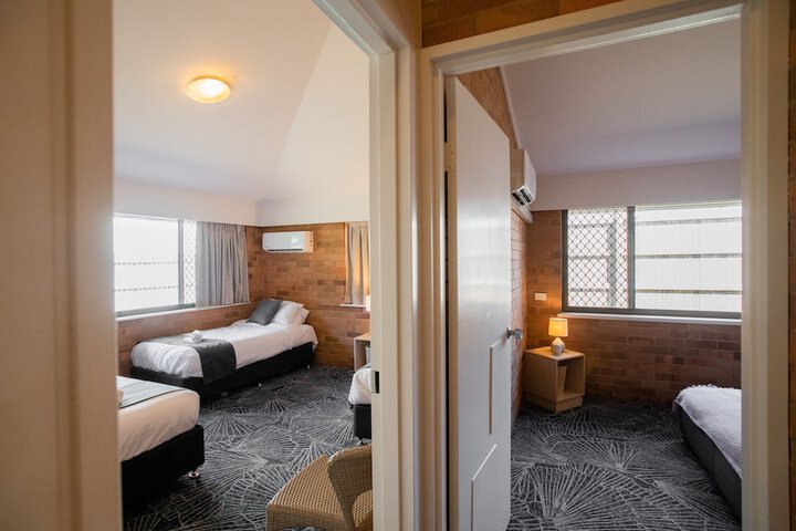 Room 6 of 31