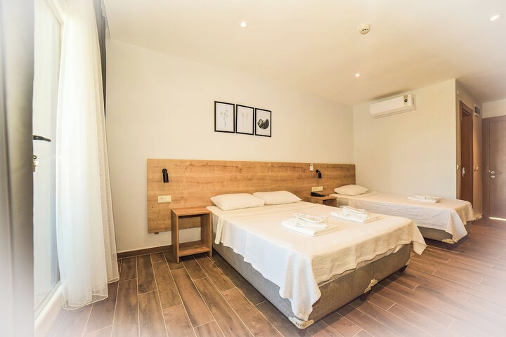 Room 16 of 43