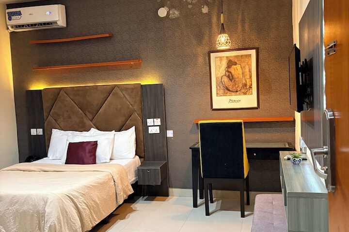 Room 175 of 288