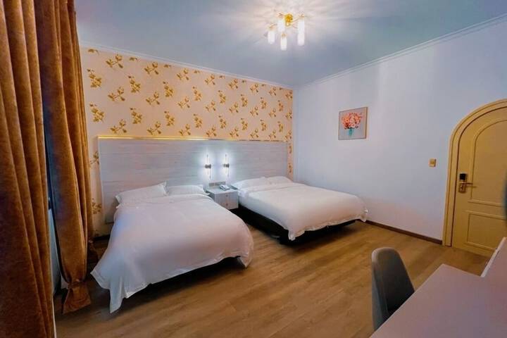 Room 18 of 90
