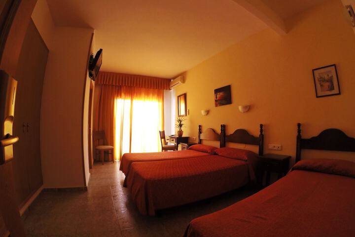 Room 6 of 48